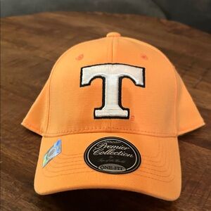 Top of the World Tennessee Volunteers Orange Hat with White T Logo. One fit M/L